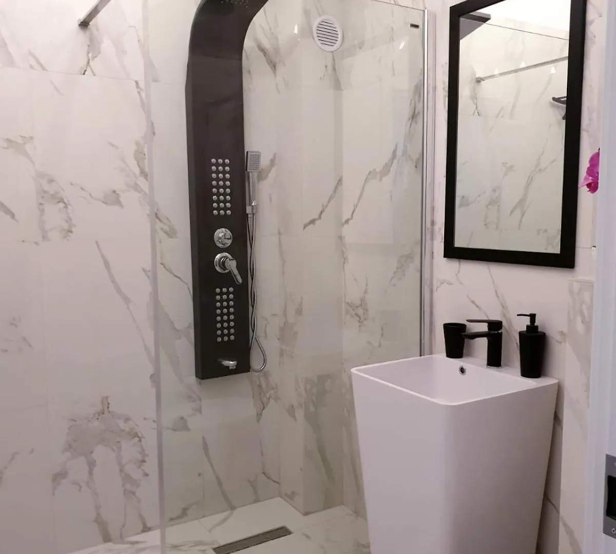 Studio Rendez-Vous Baneasa Bucharest Apartment